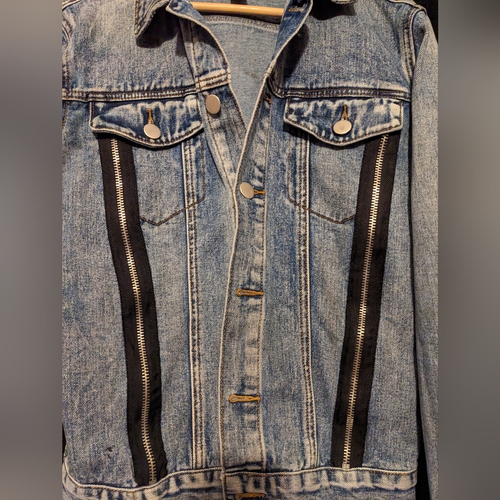 H&M distressed denim jacket. Hand painted Beauty & The Beast. Men's small - Picture 2 of 5